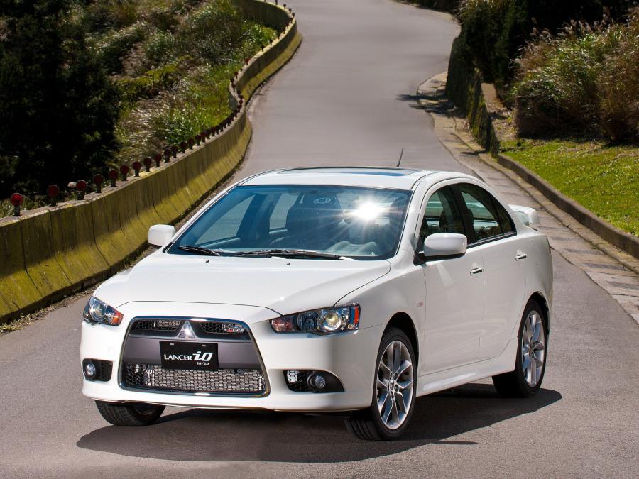  Mitsubishi Lancer iO 2012 года  (фото 10 из 12)